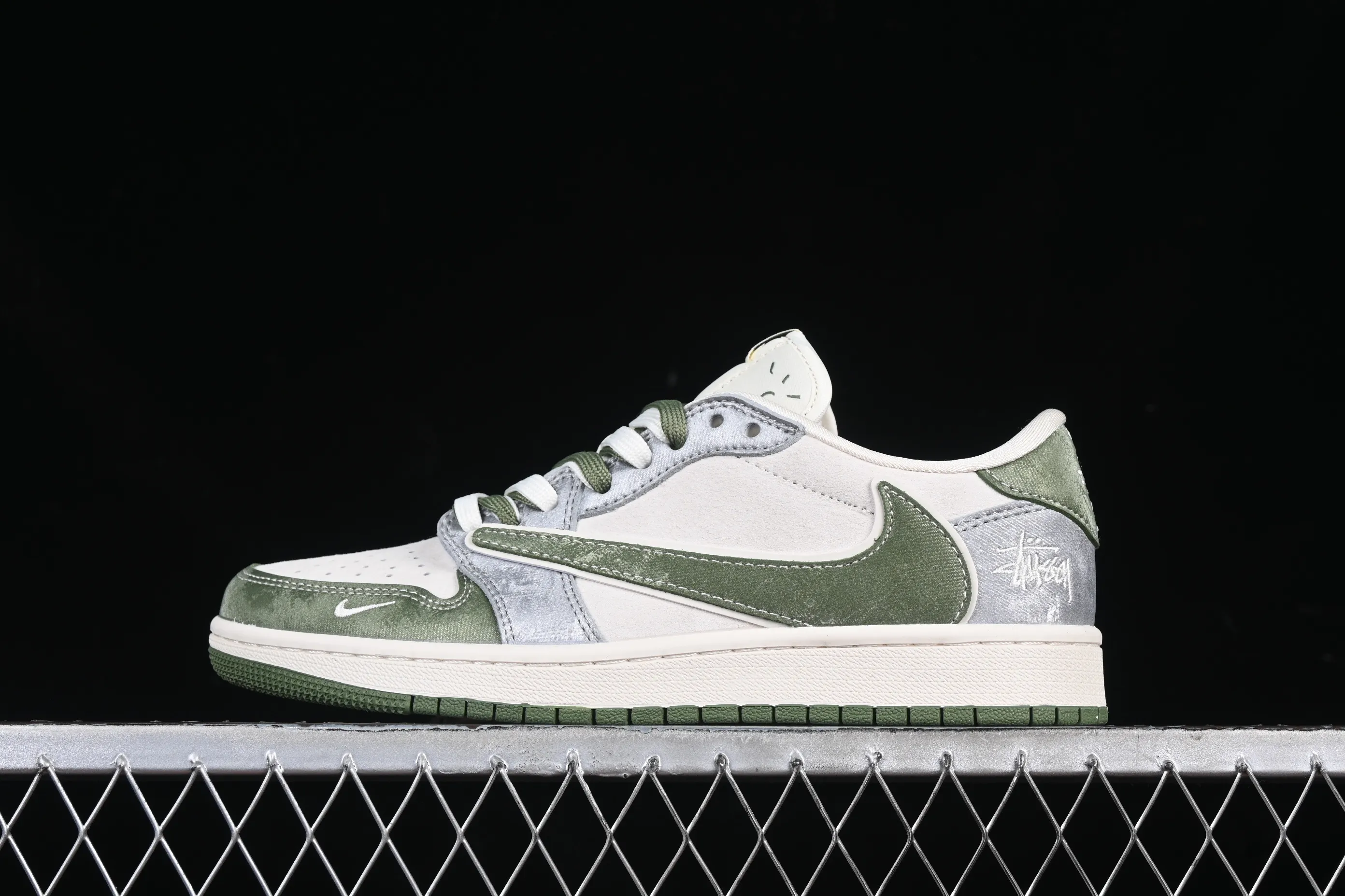 All Categories Air Jordan Jordan Series Basketball Shoes Air Jordan 1 Low High-end Customized Low-top Shoes Travis Scott x Fragment Design x Air Jordan 1 Low OG SP AJ1 Joe 1 Stussi Joint Fruit Green Sandblasting Low-top Cultural Casual Shoes DM9288-012